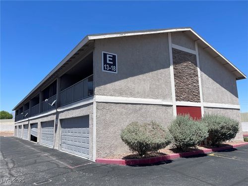 18-100 S Crestline Dr, Las Vegas, NV, 89107-2522 | Card Image