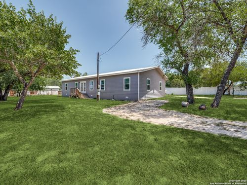 22806 Shady Forest Dr, Elmendorf, TX, 78112-6009 | Card Image