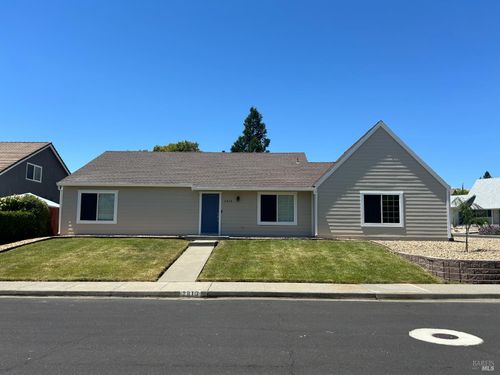 2813 Vista Palomar, Fairfield, CA, 94534-1752 | Card Image