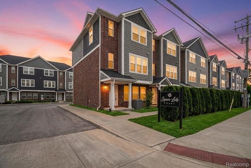 2925 Square Lake Ct, Troy, MI, 48085-4112 | Card Image