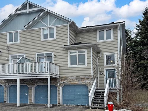 962 On Bogart Cir, Newmarket, ON, L3Y8T4 | Card Image