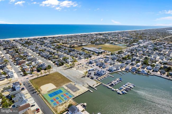 106 S Barnegat Ave, House other with 5 bedrooms, 2 bathrooms and null parking in Surf City NJ | Image 54