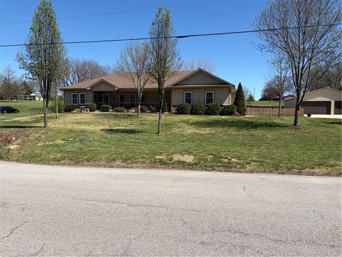 523 S 134th St, Bonner Springs, KS, 66012-9247 | Card Image