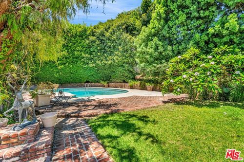 701 N Sierra Dr, Beverly Hills, CA, 90210-3523 | Card Image