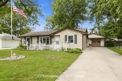 28 Jordan Dr, Bourbonnais, IL, 60914-1108 | Card Image