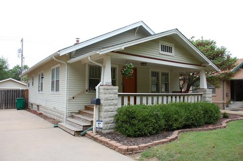 1247 N Coolidge Ave, Wichita, KS, 67203-3070 | Card Image