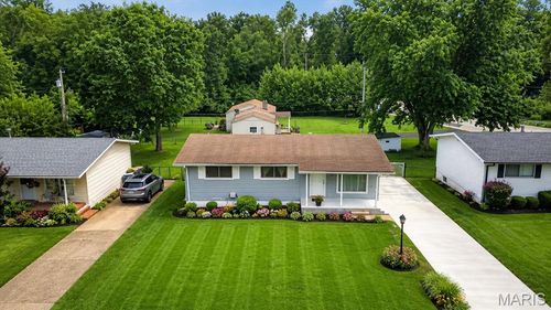 10530 Meath Dr, Saint Louis, MO, 63123-5044 | Card Image