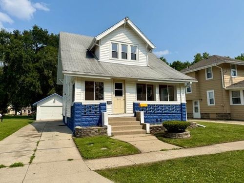 1327 Wisconsin Ave, Beloit, WI, 53511-4555 | Card Image