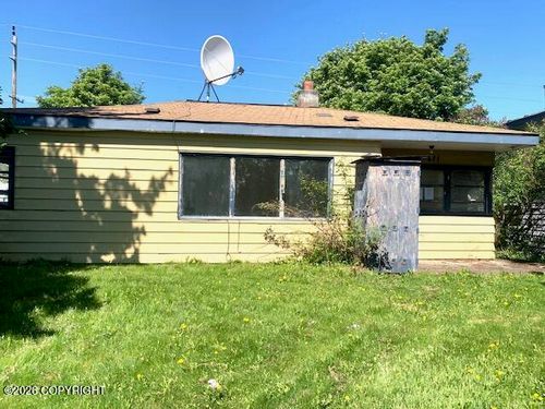 211 W 11th Avenue, Anchorage, AK, 99501 | Card Image