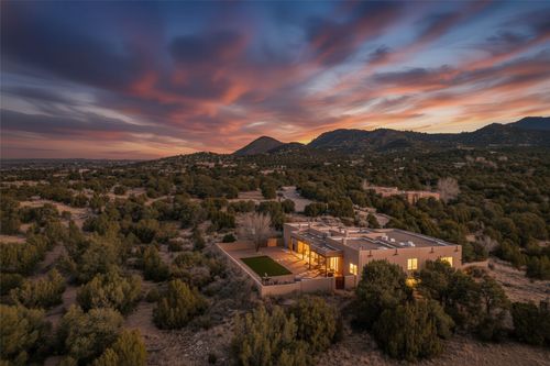 17 Sueno De Santa Fe, Santa Fe, NM, 87505-8124 | Card Image