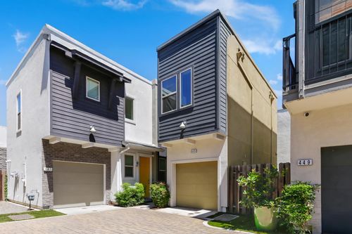 445 Crate Ave, Sacramento, CA, 95818-2861 | Card Image