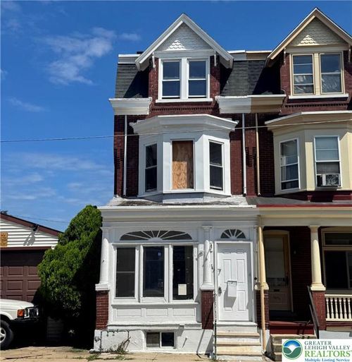 743 N 9th St, Allentown, PA, 18102-1438 | Card Image