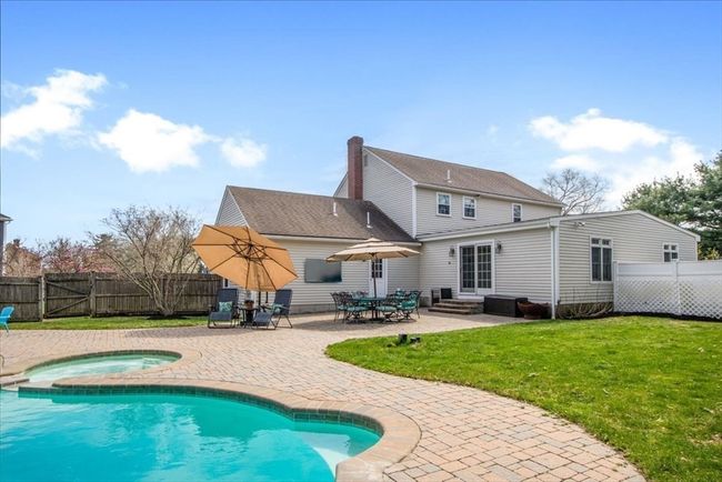 15 Helen Ln, House other with 4 bedrooms, 3 bathrooms and 4 parking in Walpole MA | Image 39
