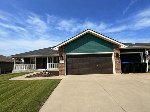 4513 SW Sw Lakeside Dr, Topeka, KS, 66610-1471 | Card Image