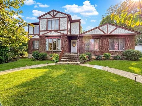 282 Boscombe Ave, Staten Island, NY, 10309-2603 | Card Image