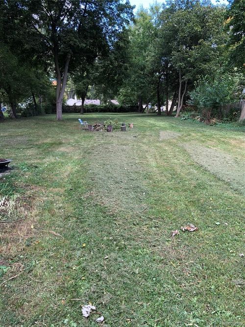 6452 Barker Dr, Waterford Twp, MI, 48329-3112 | Card Image