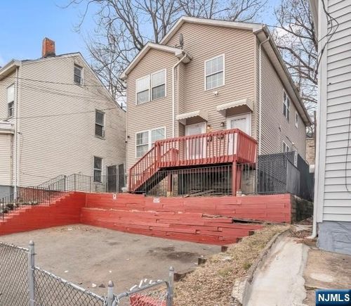 9 N 3rd St, Paterson, NJ, 07522-1320 | Card Image