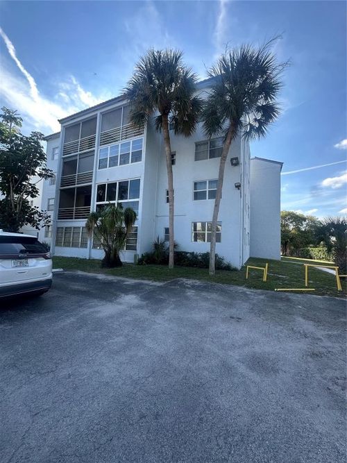 j107-2800 Somerset Dr, Lauderdale Lakes, FL, 33311-9304 | Card Image