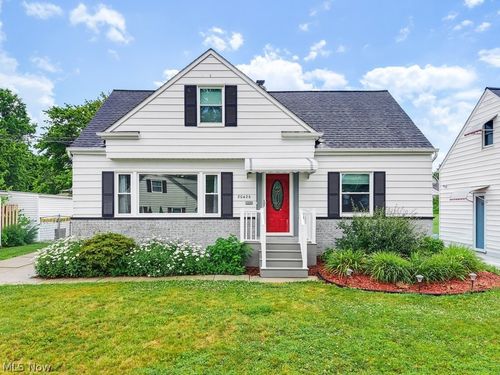 30426 Thomas St, Willowick, OH, 44095-4832 | Card Image