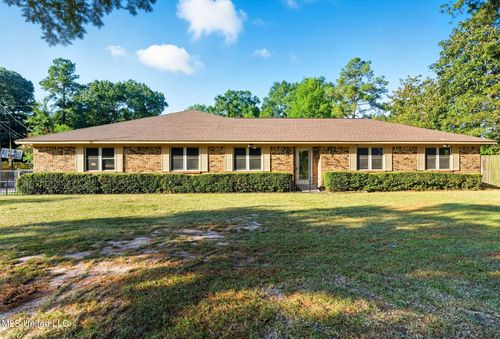 101 Greenwood Dr, Hattiesburg, MS, 39402-2206 | Card Image