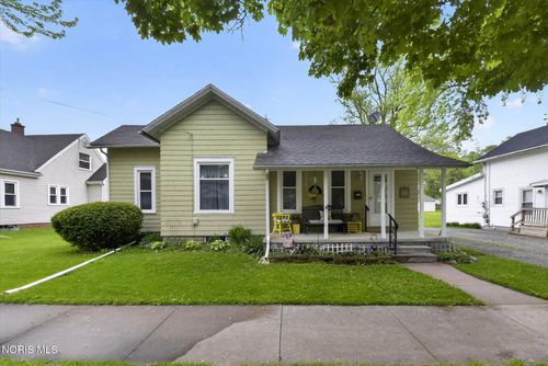 203 E Leggett St, Wauseon, OH, 43567-1521 | Card Image
