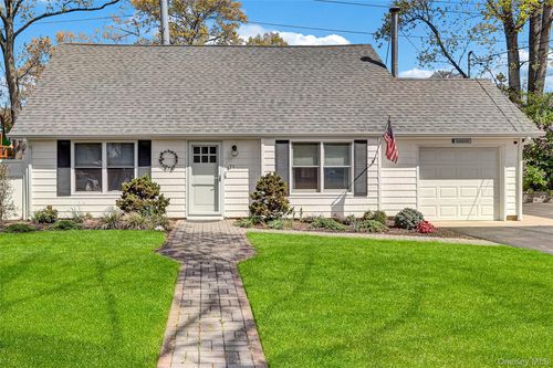 171 Prince Rd, Rocky Point, NY, 11778-9702 | Card Image