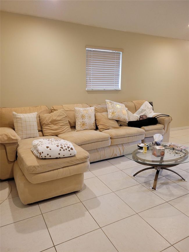 201 - 7760 Nw 22, Condo with 3 bedrooms, 2 bathrooms and null parking in Pembroke Pines FL | Image 16