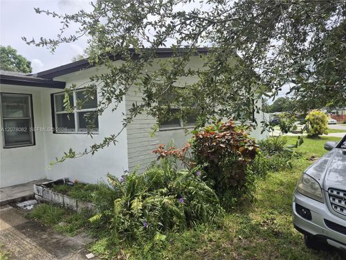 0-2381 Nw 174th Terrace, Miami Gardens, FL, 33056 | Card Image