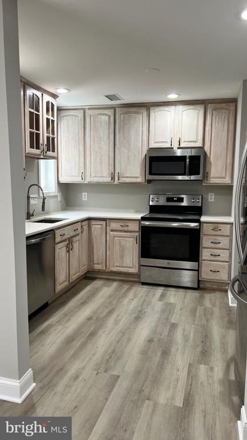 40-6735 Kenwood Forest Ln, CHEVY CHASE, MD, 20815-6501 | Card Image