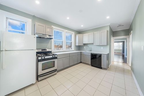 1-400 W Elm St, Linden, NJ, 07036-5002 | Card Image