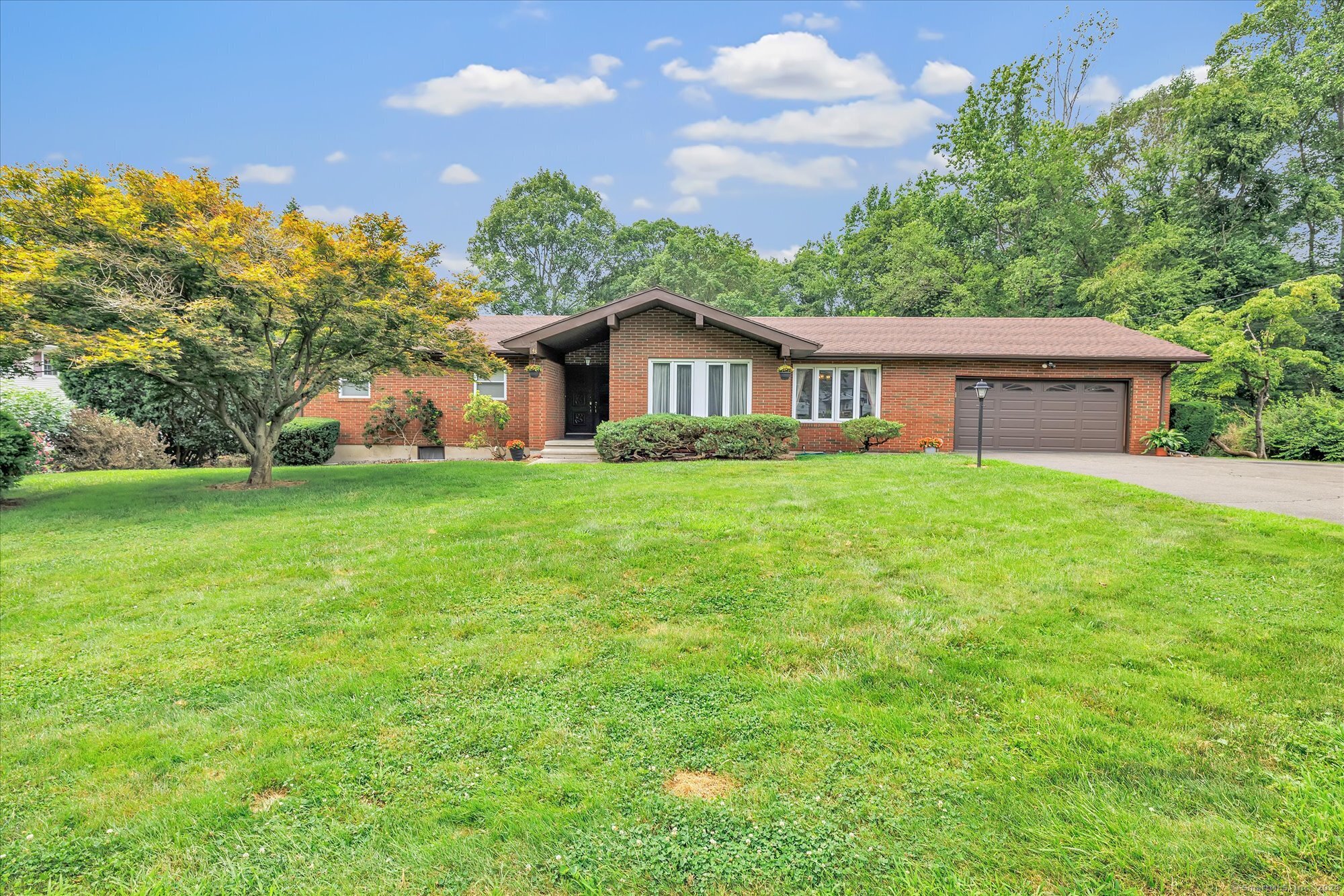 Dartmouth Dr, Shelton, CT 06484