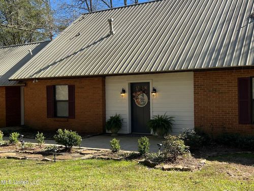 203 Pauline Dr, Raymond, MS, 39154-9539 | Card Image