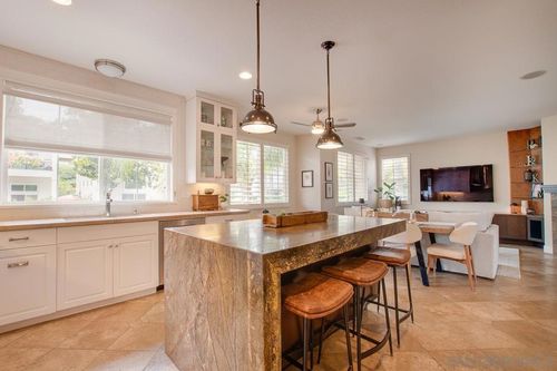 2537 Carriagedale Row, La Jolla, CA, 92037-0907 | Card Image