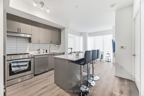 1115-9000 Jane St, Concord, ON, L4K0M6 | Card Image