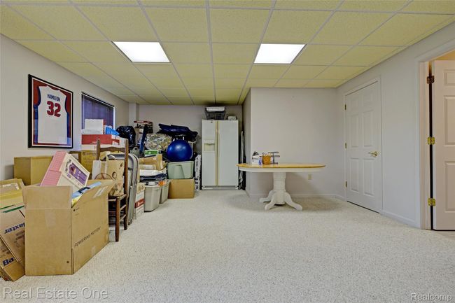 Walkout basement | Image 40