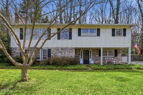 698 Garden Ln, Bristol, VA, 24201-1515 | Card Image