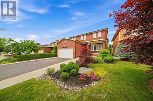 29 Sunforest Dr, Brampton, ON, L6Z2Z3 | Card Image