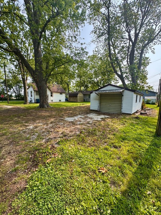 1202 E Water St, House other with 1 bedrooms, 1 bathrooms and 4 parking in Pontiac IL | Image 7