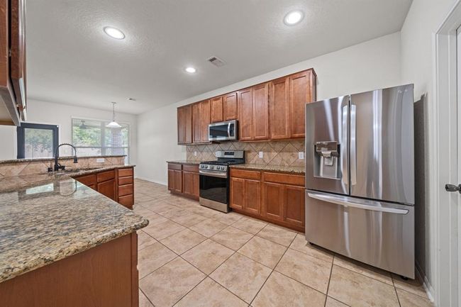 And plenty of counter space | Image 12