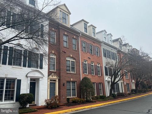 8904 Ashgrove House Ln, VIENNA, VA, 22182-5506 | Card Image