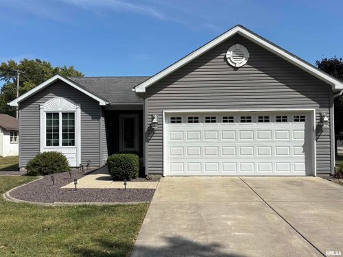 304 Richmond Ave, Taylorville, IL, 62568-9031 | Card Image