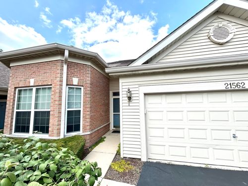 21562 Victory Lake Way, Crest Hill, IL, 60403-1502 | Card Image