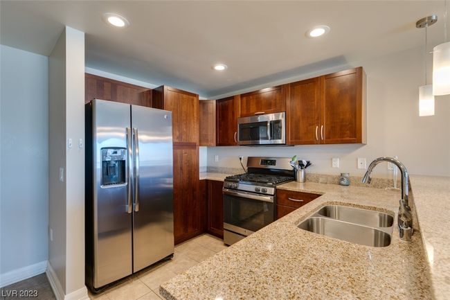 UNIT-1618 - 150 Las Vegas Blvd N, Condo with 1 bedrooms, 2 bathrooms and null parking in Las Vegas NV | Image 17