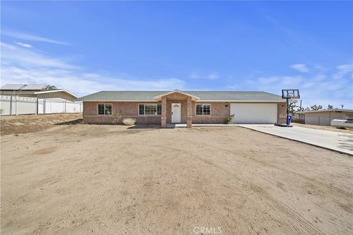 58706 Buena Vista Dr, Yucca Valley, CA, 92284-6651 | Card Image