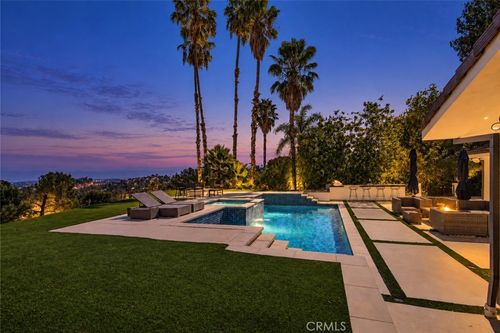 19541 Greenbriar Dr, Tarzana, CA, 91356-5422 | Card Image
