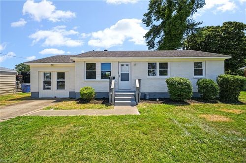 1003 Warfield Dr, Portsmouth, VA, 23701-4035 | Card Image