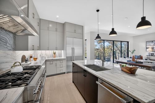 434 Brady Ln, West Lake Hills, TX, 78746-5502 | Card Image