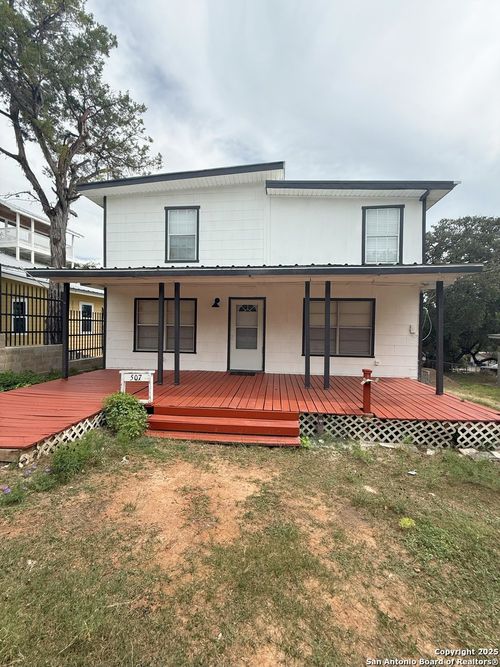 507 Black Bass Rd, Lakehills, TX, 78063-6417 | Card Image