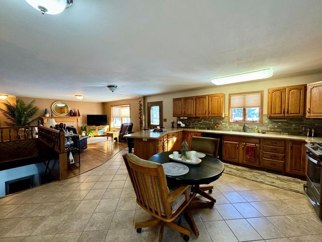 Kitchen/ Dining Room | Image 6