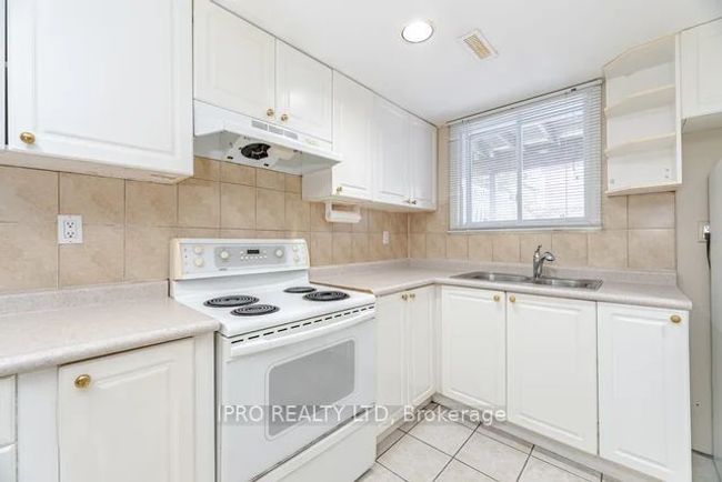 BSMNT - 71 Daniels Cres, House other with 2 bedrooms, 1 bathrooms and 2 parking in Ajax ON | Image 10